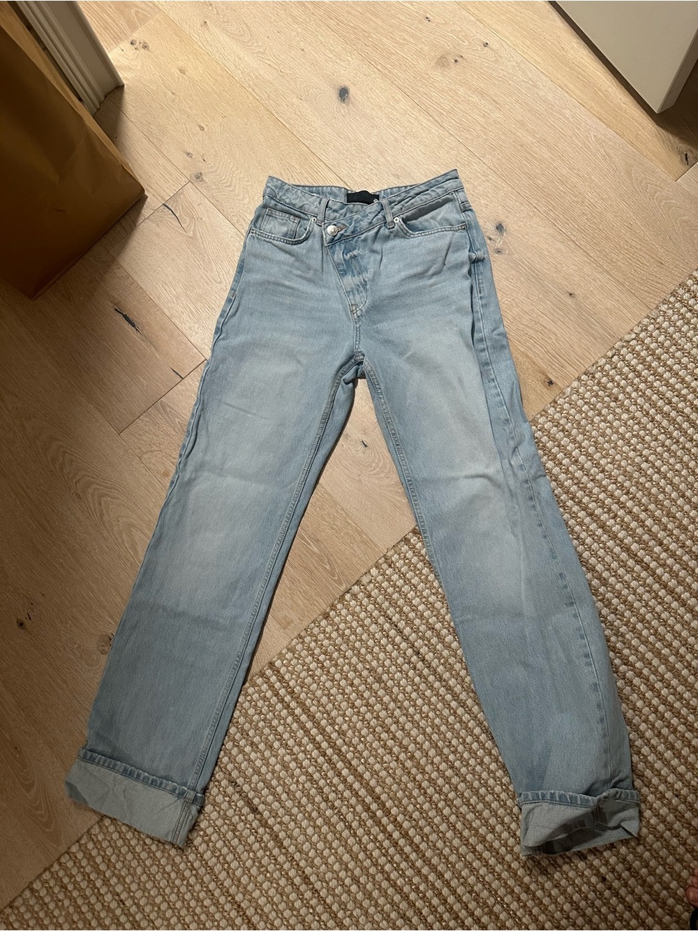 ZARA Light Blue woman’s Straight-Leg Jeans